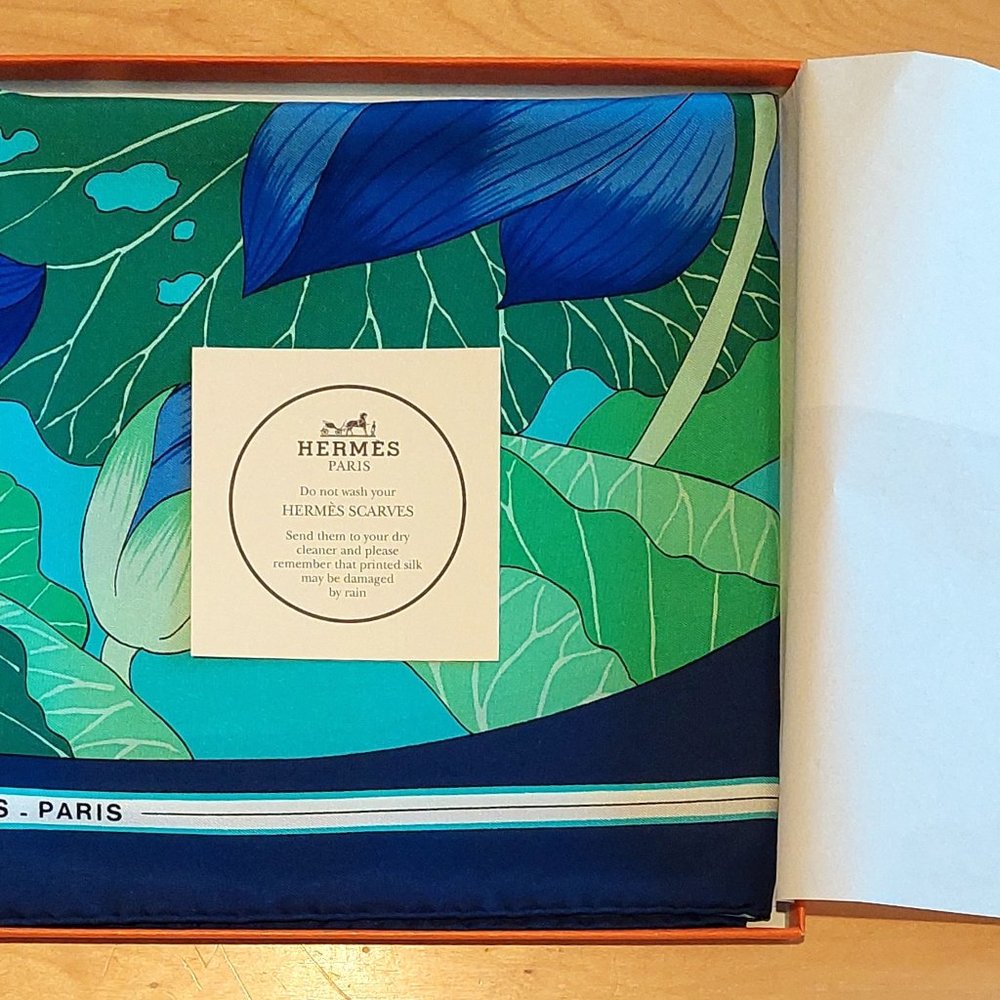 Hermes Fleurs de Lotus 100% Silk Scarf - Picture 4 of 6